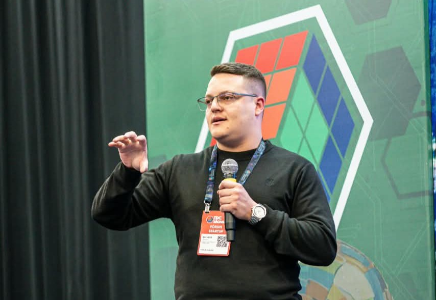 Apresentação em evento de tecnologia